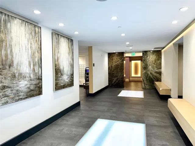 $565,000 | 90 Southwest 3rd Street, Unit 2506, Miami, FL 33130