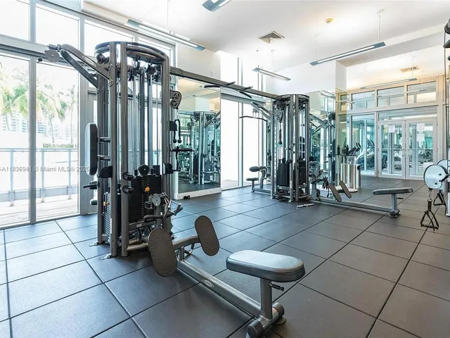 $565,000 | 90 Southwest 3rd Street, Unit 2506, Miami, FL 33130