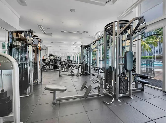 $565,000 | 90 Southwest 3rd Street, Unit 2506, Miami, FL 33130