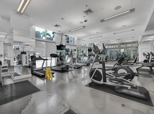 $565,000 | 90 Southwest 3rd Street, Unit 2506, Miami, FL 33130