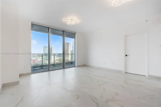 $565,000 | 90 Southwest 3rd Street, Unit 2506, Miami, FL 33130