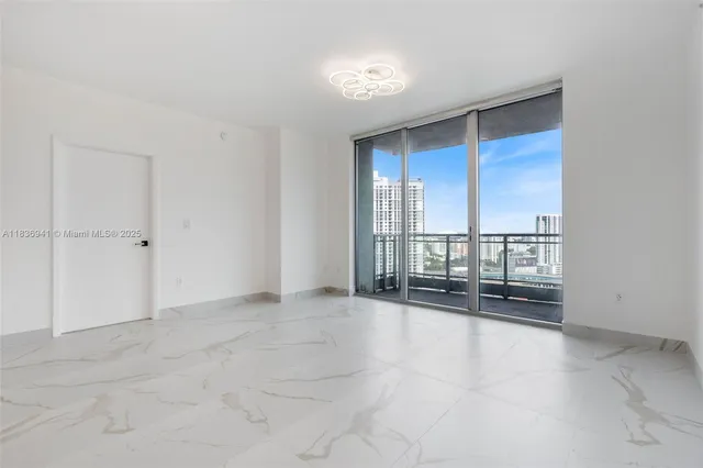 $565,000 | 90 Southwest 3rd Street, Unit 2506, Miami, FL 33130