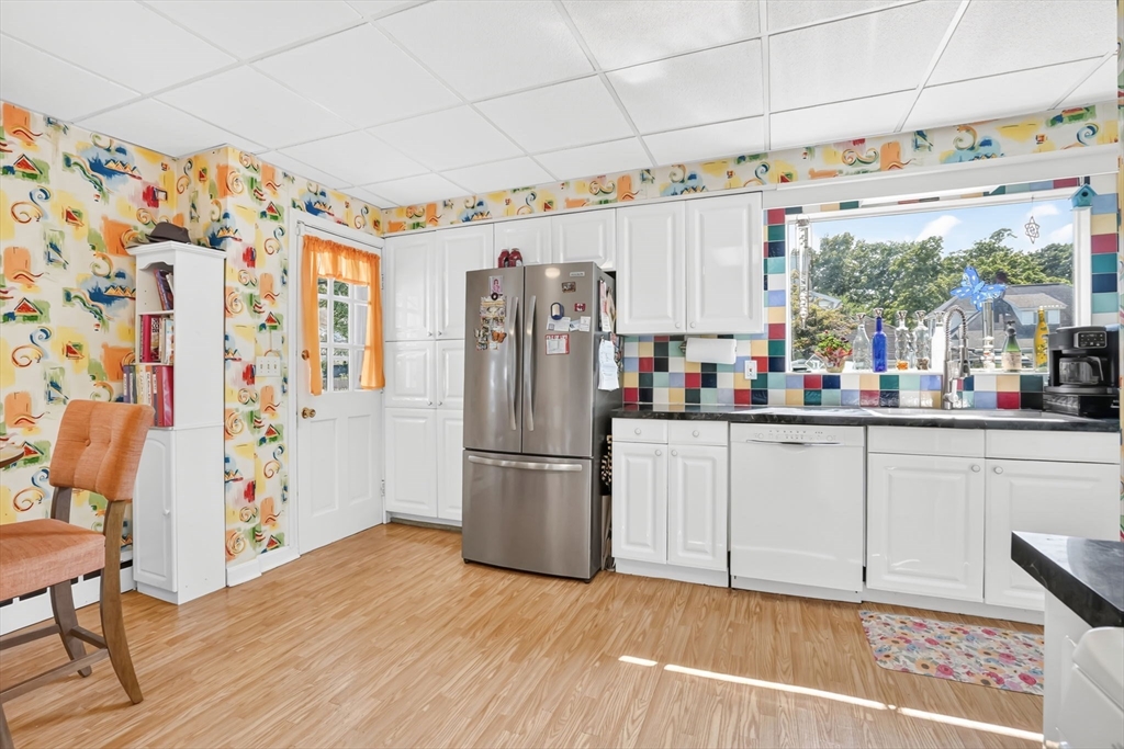 122 Shawmut Street Springfield, MA 01108 - Photo 15 of 42