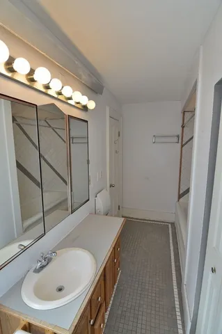 $969,000 | 11 Savin Hill Avenue, Boston, MA 02125