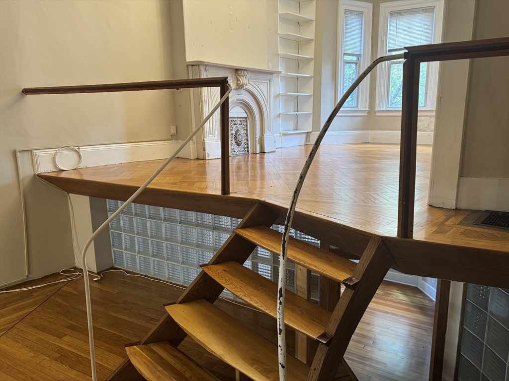 11 Savin Hill Avenue Boston, MA 02125 - Photo 24 of 40 a view of entryway