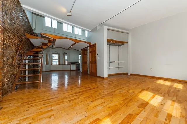 $969,000 | 11 Savin Hill Avenue, Boston, MA 02125