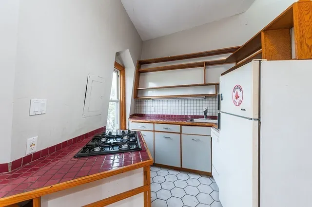 $969,000 | 11 Savin Hill Avenue, Boston, MA 02125