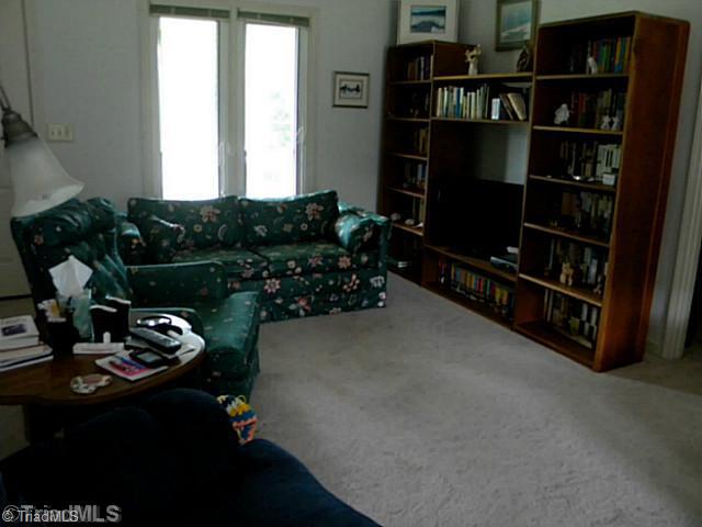 410 Arnold Road Lexington, NC 27295 - Photo 2 of 11 Den/Family/Great Room.