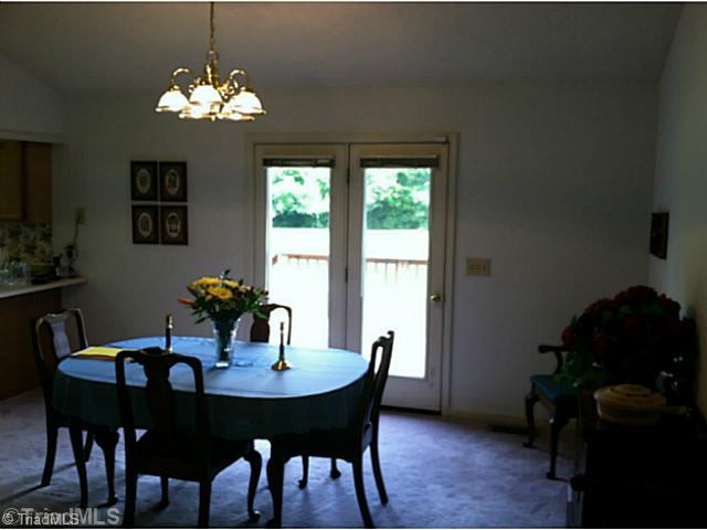 410 Arnold Road Lexington, NC 27295 - Photo 5 of 11 Dining Room.