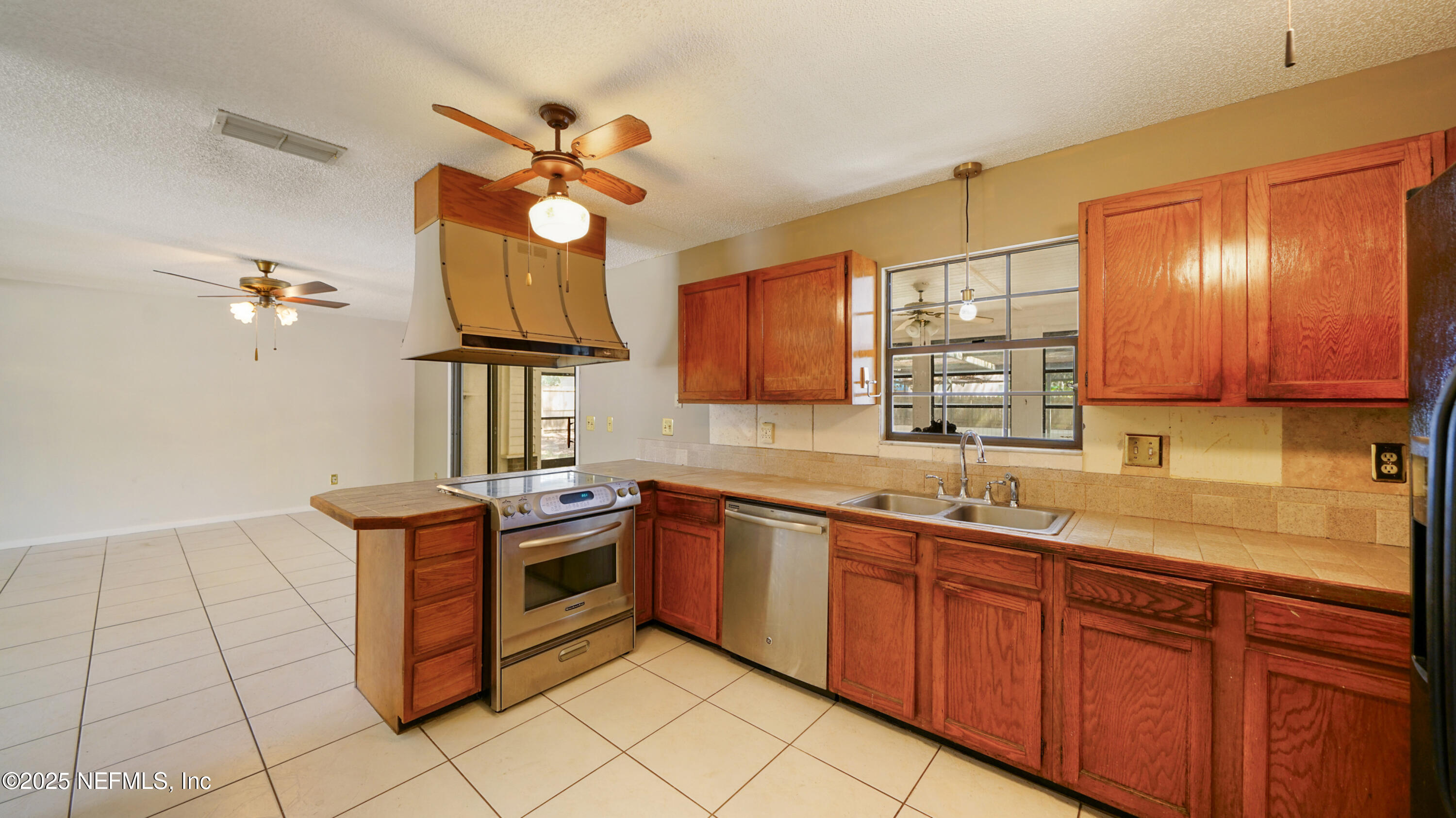 689 16th Street St. Augustine, FL 32080 - Photo 9 of 49 689 16th St-7