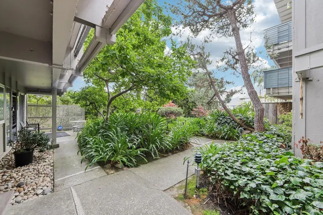 $725,000 | 290 VÃa Casitas, Unit 206, Greenbrae, CA 94904