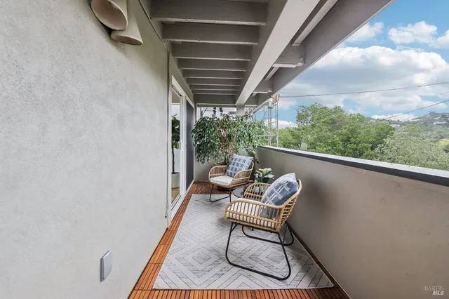 $725,000 | 290 VÃa Casitas, Unit 206, Greenbrae, CA 94904