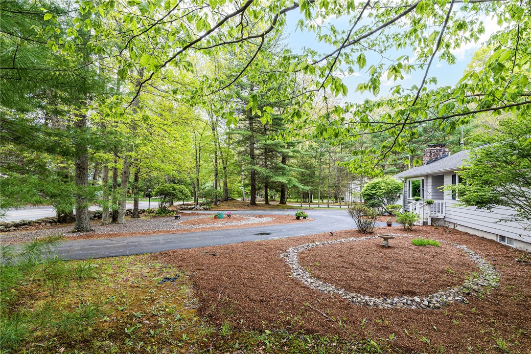 529 Shippeetown Road East Greenwich, RI 02818 - Photo 4 of 46