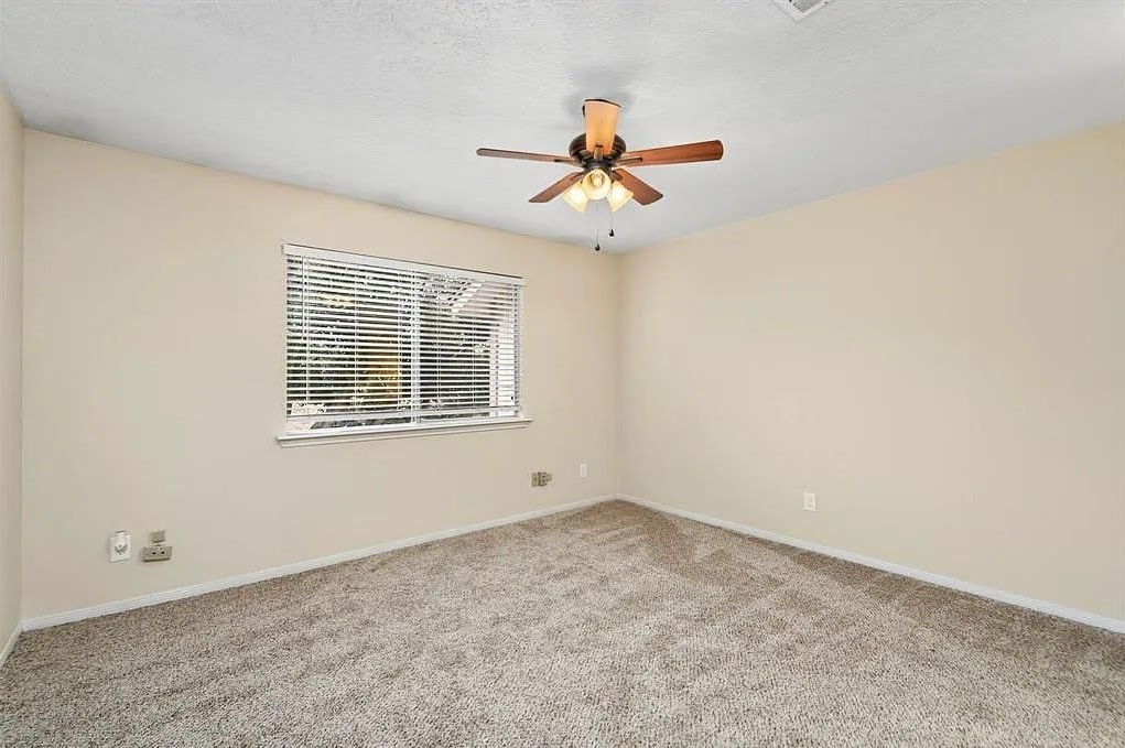 2053 Countryside Village Boulevard, Unit B Humble, TX 77338 - Photo 14 of 20