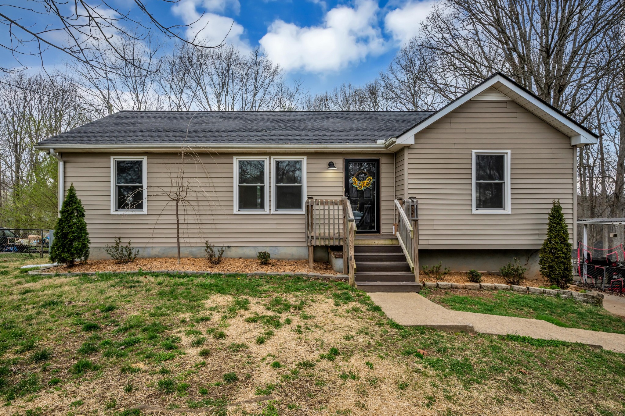 218 Quail Court Dickson, TN 37055 - Photo 1 of 22