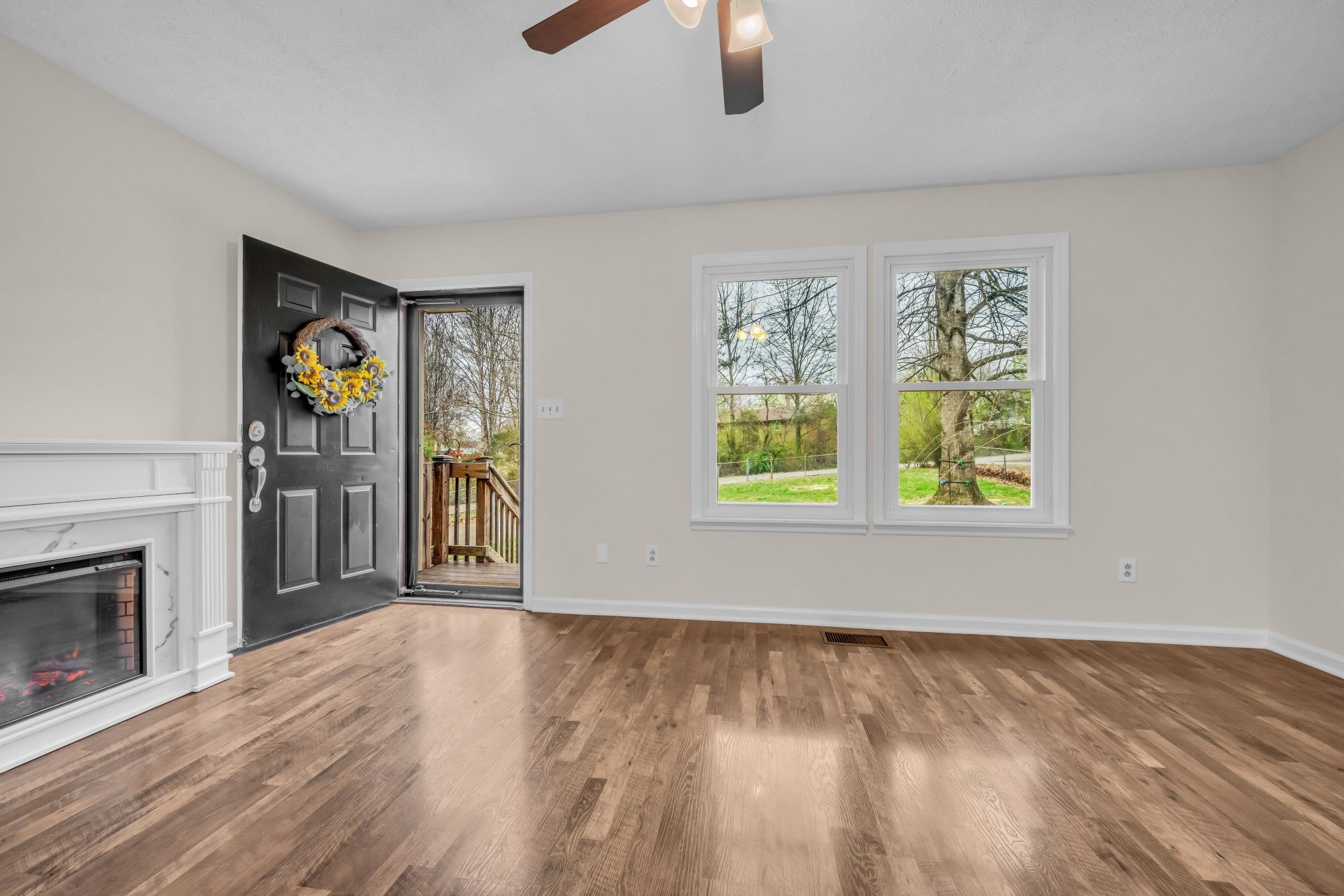 218 Quail Court Dickson, TN 37055 - Photo 2 of 22