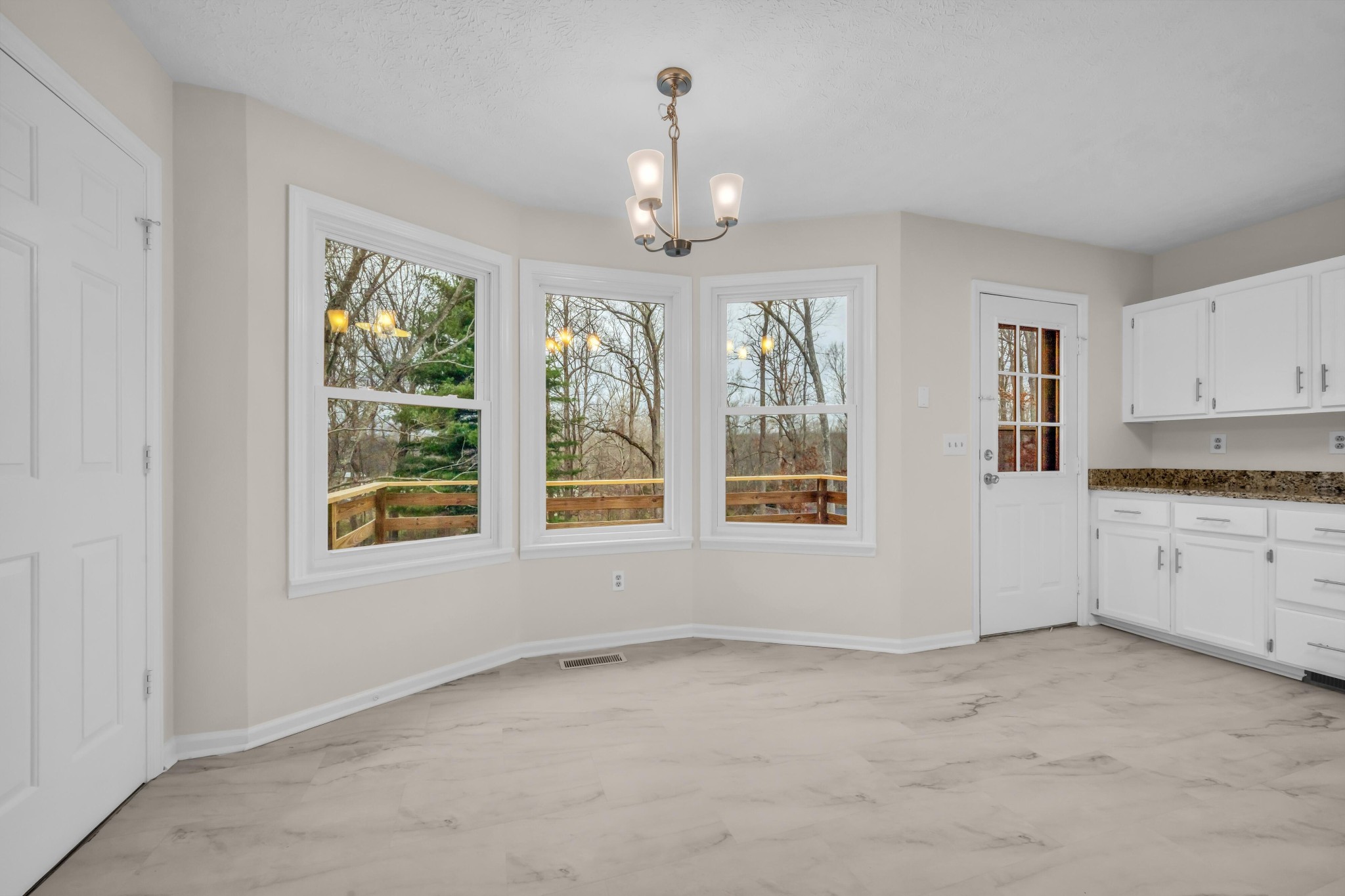 218 Quail Court Dickson, TN 37055 - Photo 4 of 22