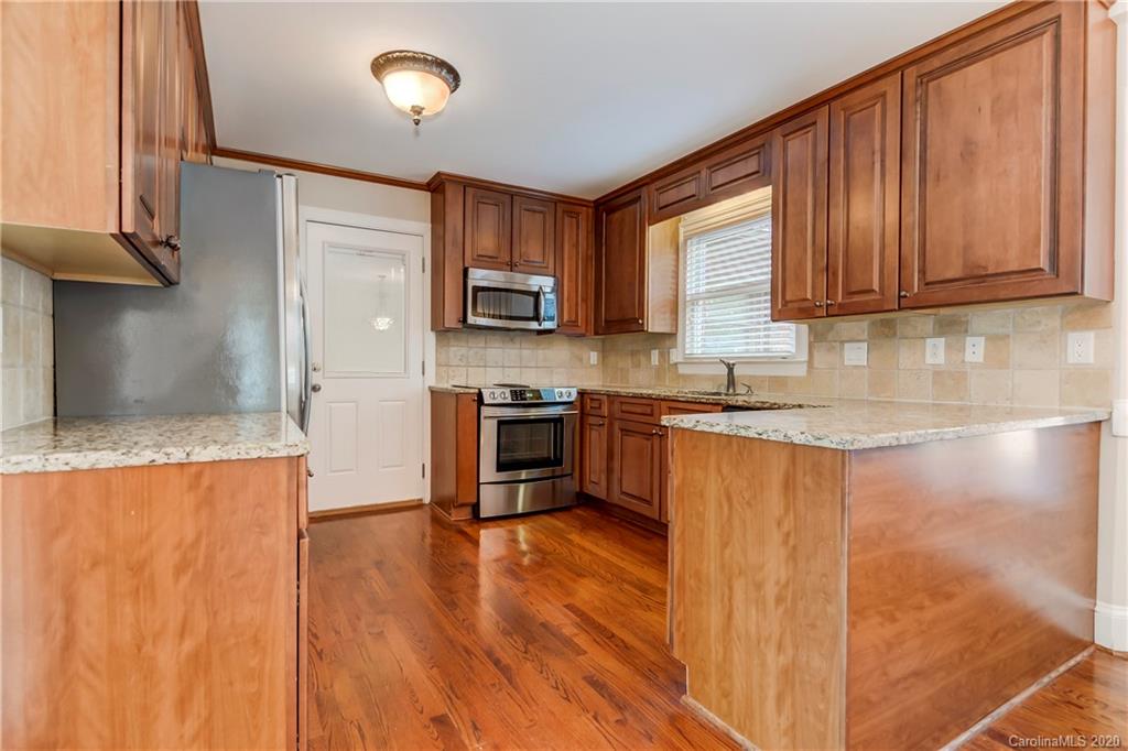 8525 Fairview Road Charlotte, NC 28226 - Photo 4 of 40