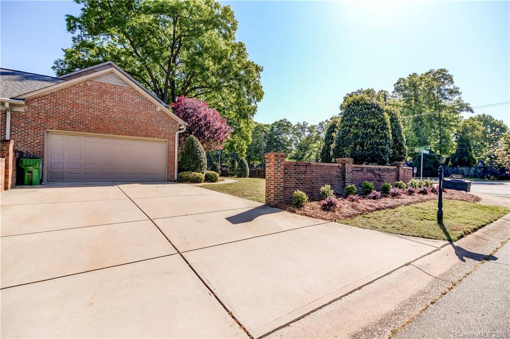 8525 Fairview Road Charlotte, NC 28226 - Photo 38 of 40