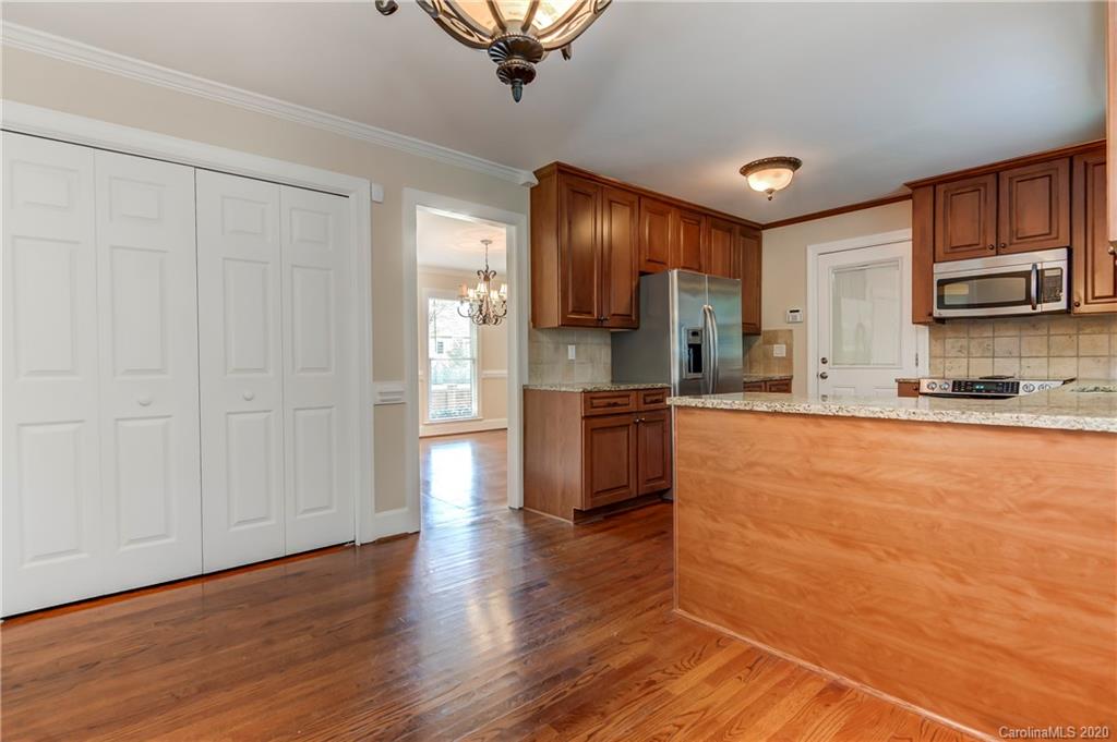 8525 Fairview Road Charlotte, NC 28226 - Photo 7 of 40