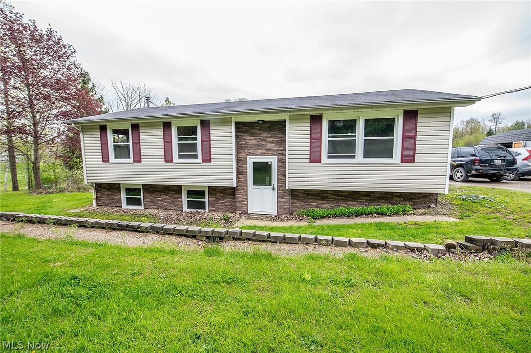 147 South Ridge Road West Conneaut, OH 44030 - Photo 1 of 21