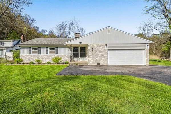 $349,900 | 2360 Trailard Drive, Willoughby Hills, OH 44094