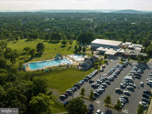 $424,900 | 138 Country Club Circle, Winchester, VA 22602