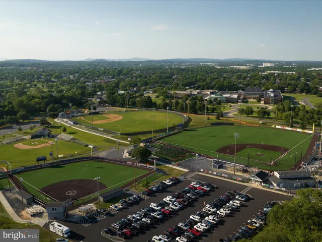 $424,900 | 138 Country Club Circle, Winchester, VA 22602