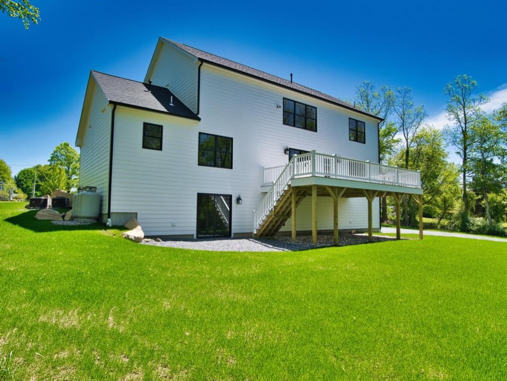 1289 Crandall Road Tiverton, RI 02878 - Photo 11 of 48 Gallery Image 11