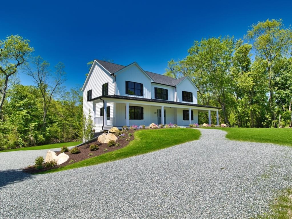 1289 Crandall Road Tiverton, RI 02878 - Photo 2 of 48 Gallery Image 2