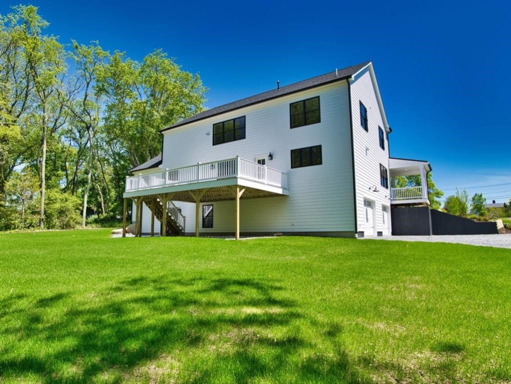 1289 Crandall Road Tiverton, RI 02878 - Photo 9 of 48 Gallery Image 9