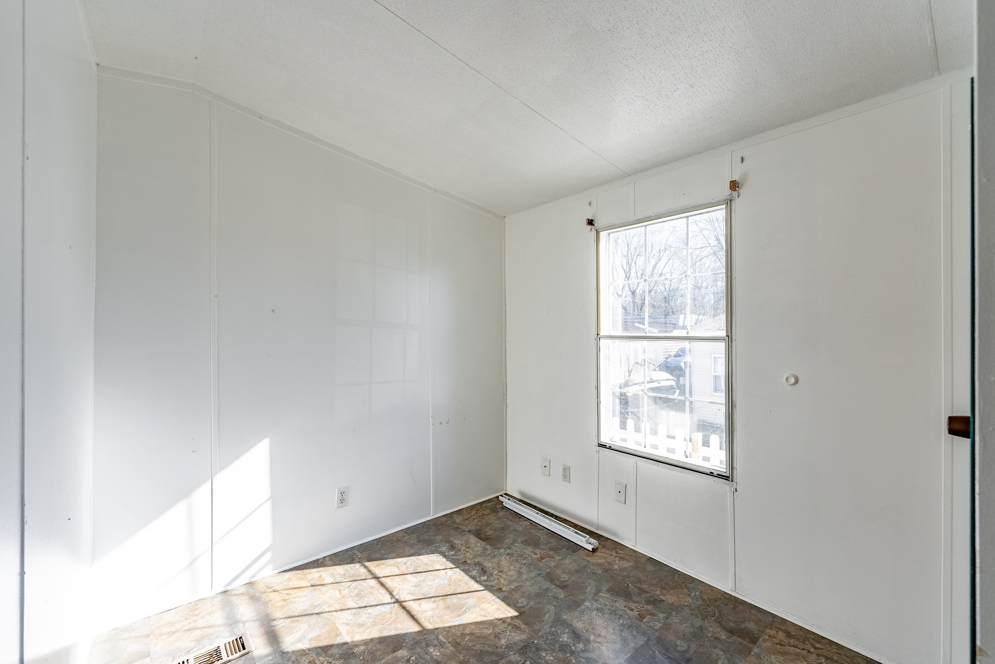 11 Pioneer Way Springfield, MA 01119 - Photo 13 of 18 Gallery Image 13