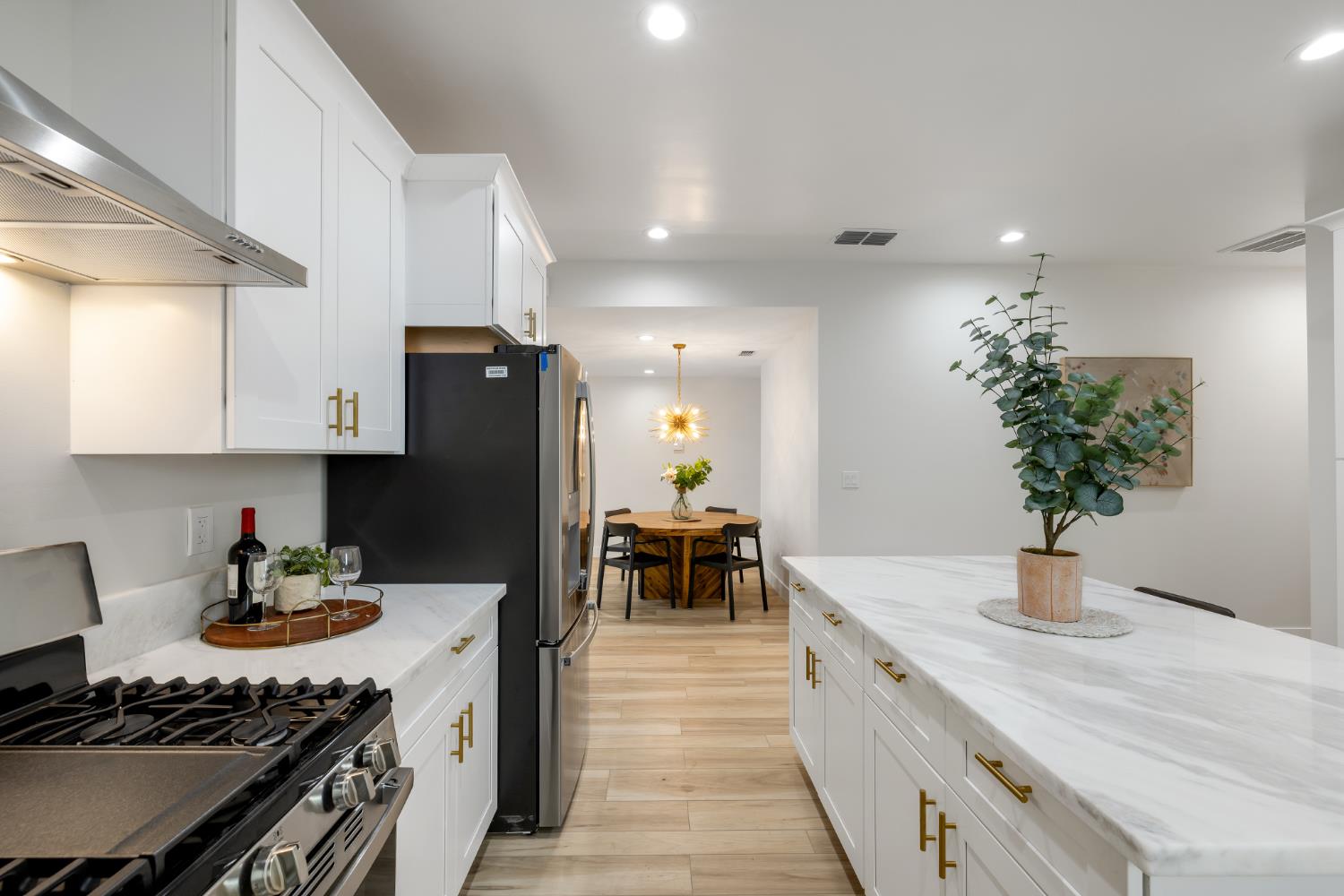 1513 Rowena Way Sacramento, CA 95864 - Photo 5 of 32