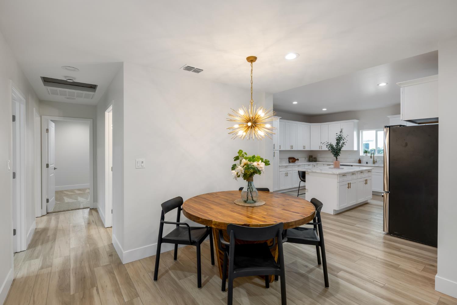 1513 Rowena Way Sacramento, CA 95864 - Photo 9 of 32