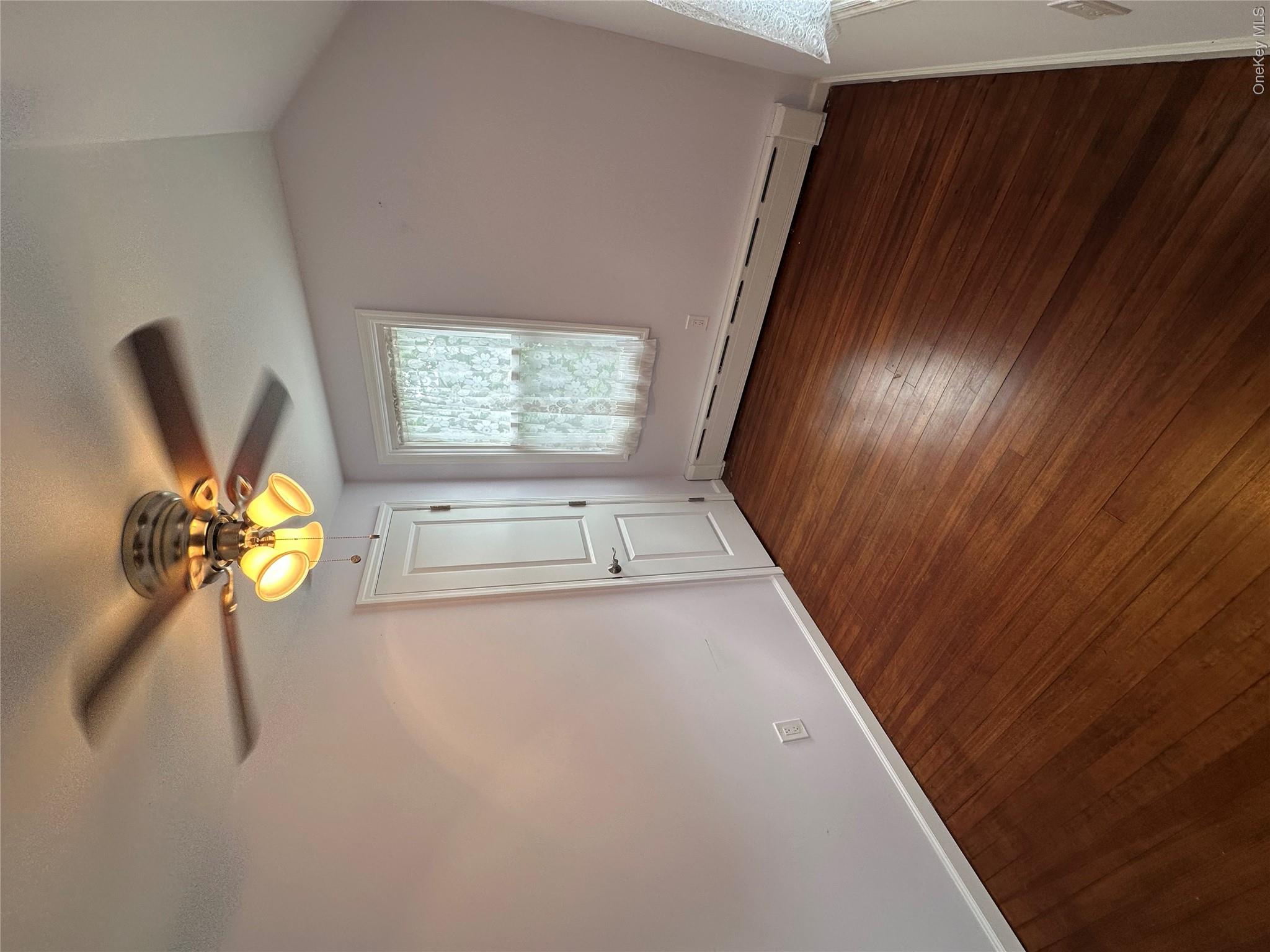 5 Ashwood Road Port Washington, NY 11050 - Photo 12 of 20