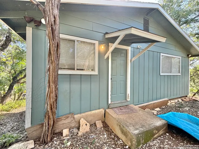 $850 | 571 Firefly Drive, Canyon Lake, TX 78133