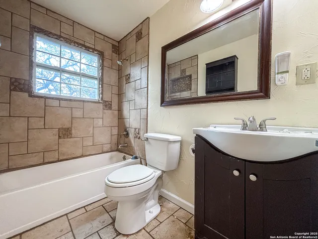 $850 | 571 Firefly Drive, Canyon Lake, TX 78133