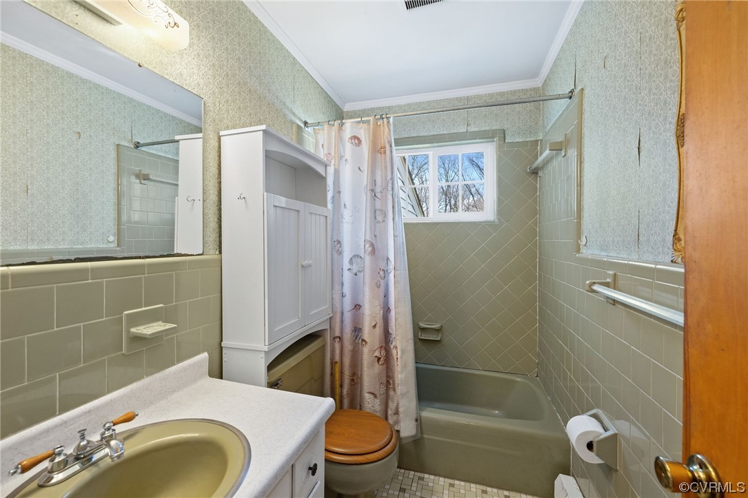 2408 Coxendale Road Chester, VA 23831 - Photo 17 of 26 a bathroom with a sink toilet and shower