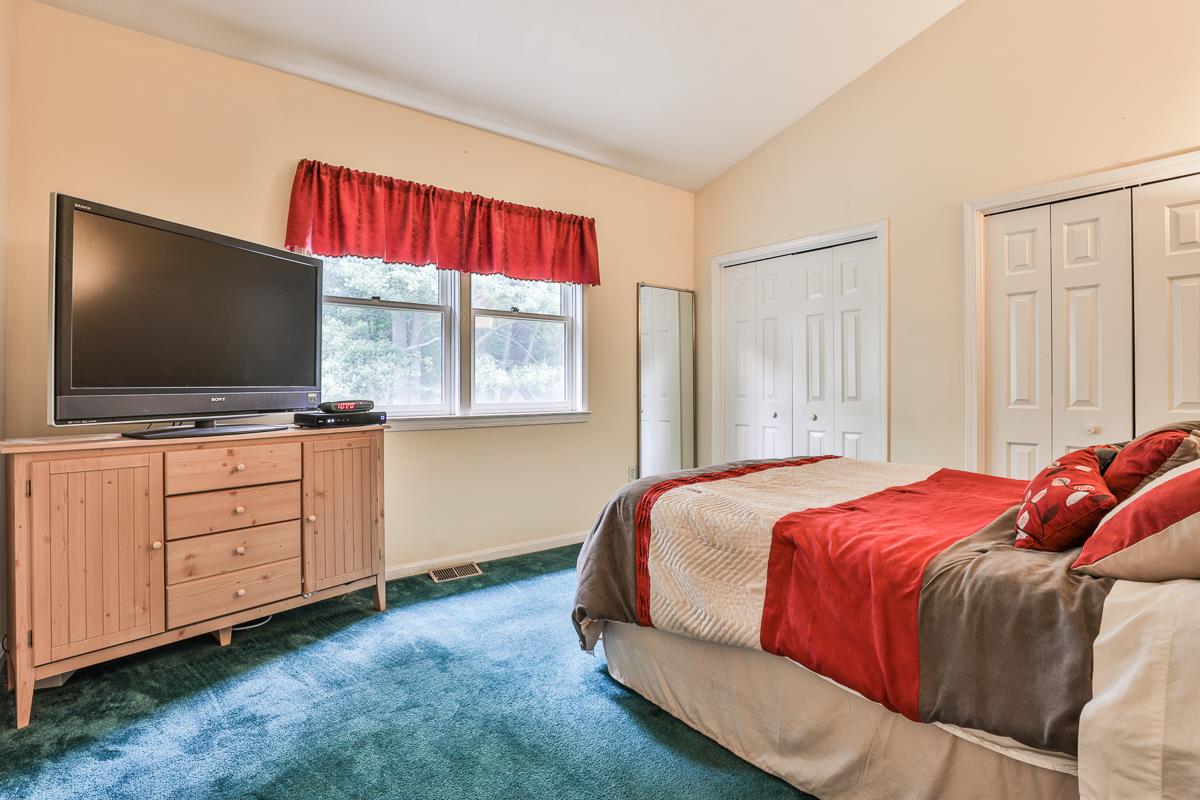 12 Rangers Drive, Unit B Hudson, NH 03051 - Photo 8 of 22