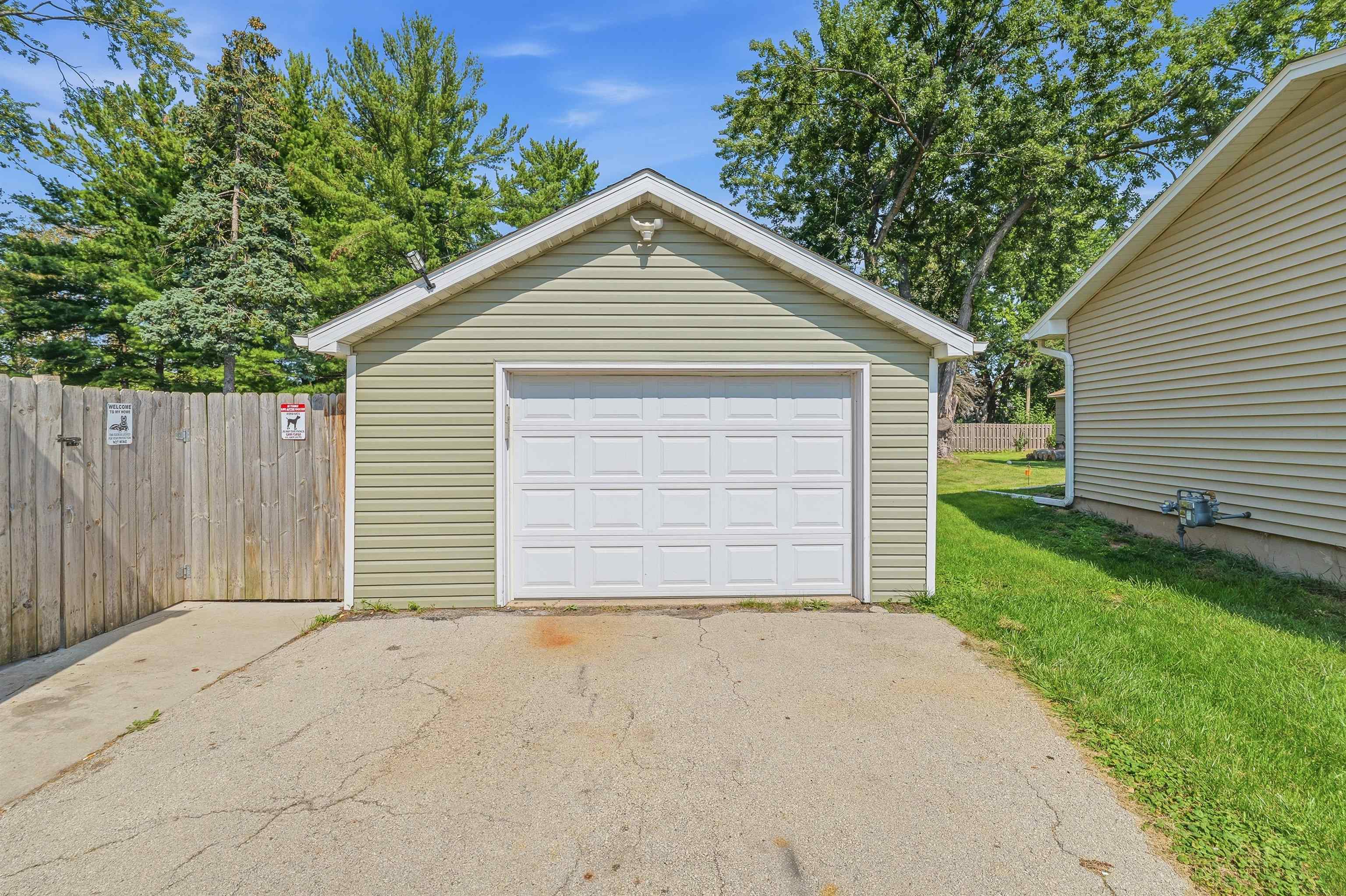 438 West Foster Street Appleton, WI 54915 - Photo 9 of 42 Gallery Image 9