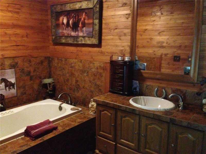 483 Dutch Run Road Waynesburg, PA 15370 - Photo 5 of 21 Master Bath/Spa.