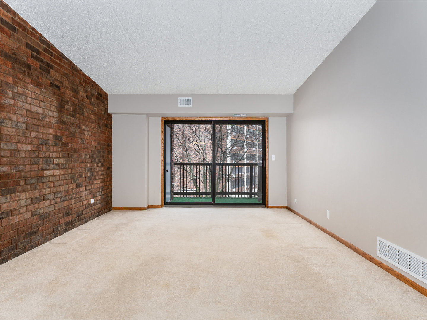 1503 Woodbridge Road, Unit 3F Joliet, IL 60436 - Photo 4 of 27 Gallery Image 4