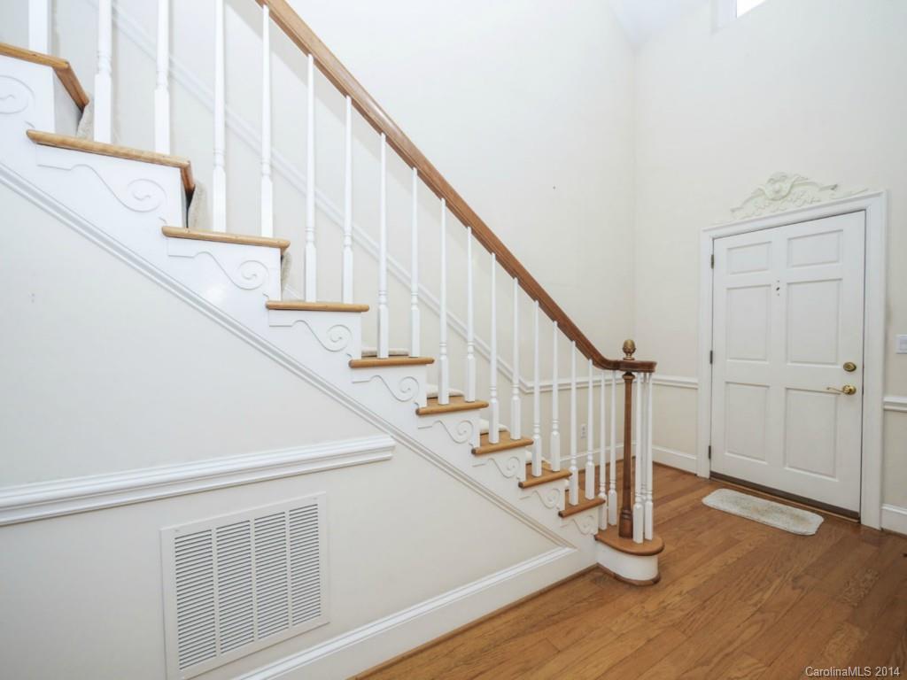 2833 Sharon View Road, Unit NONE Charlotte, NC 28210 - Photo 3 of 16 Gallery Image 3