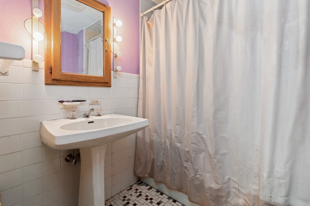 41 Governor Road Stoneham, MA 02180 - Photo 27 of 33 Gallery Image 27