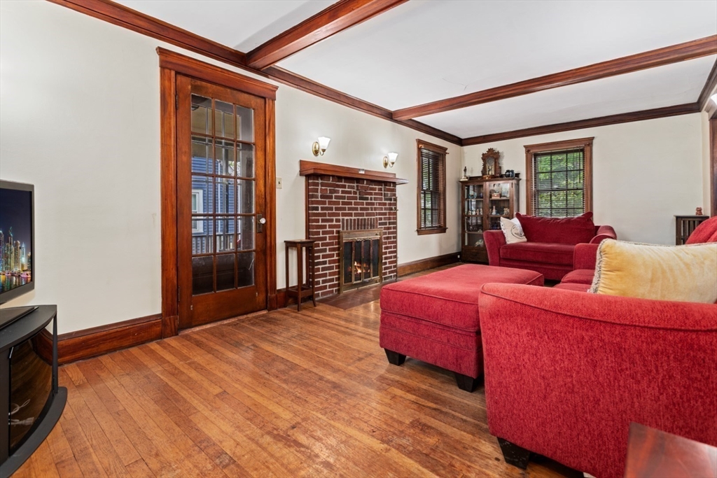 41 Governor Road Stoneham, MA 02180 - Photo 9 of 33 Gallery Image 9