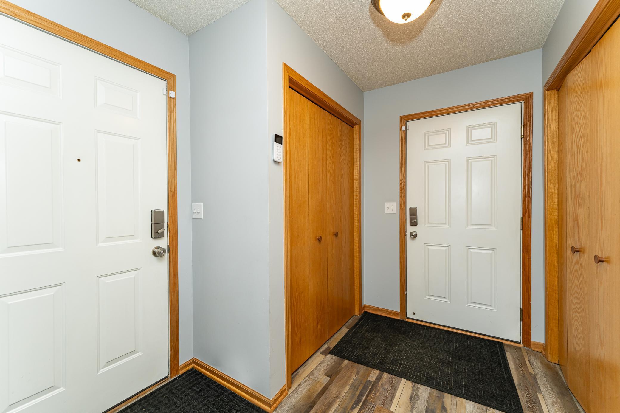 619 Pointe Court Southwest Rochester, MN 55902 - Photo 3 of 24
