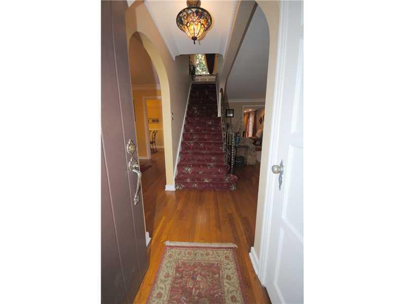 4541 Norwin Road Whitehall, PA 15236 - Photo 3 of 25 Entry/Foyer.