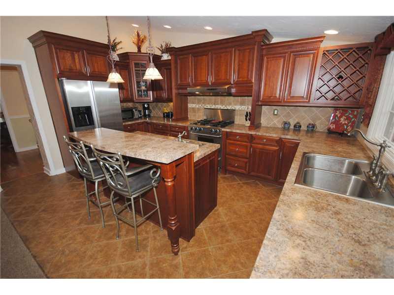 4541 Norwin Road Whitehall, PA 15236 - Photo 7 of 25 Kitchen.