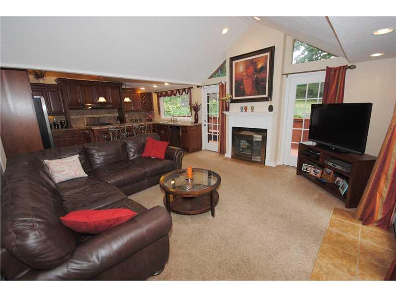 4541 Norwin Road Whitehall, PA 15236 - Photo 10 of 25 Family Room.