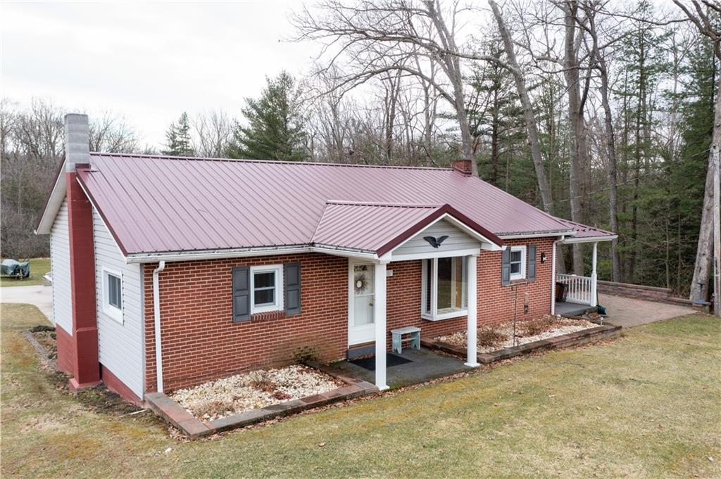 187 Stepping Stone Road Somerset, PA 15501 - Photo 1 of 25 Gallery Image 1